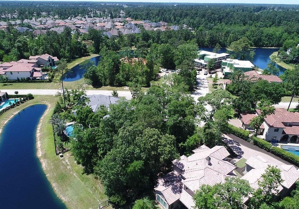 1st image of 6 N Bayou Club Ct
