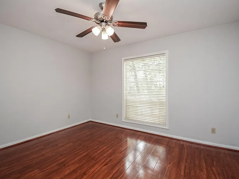 201 Vanderpool Ln #113 — Photo 33