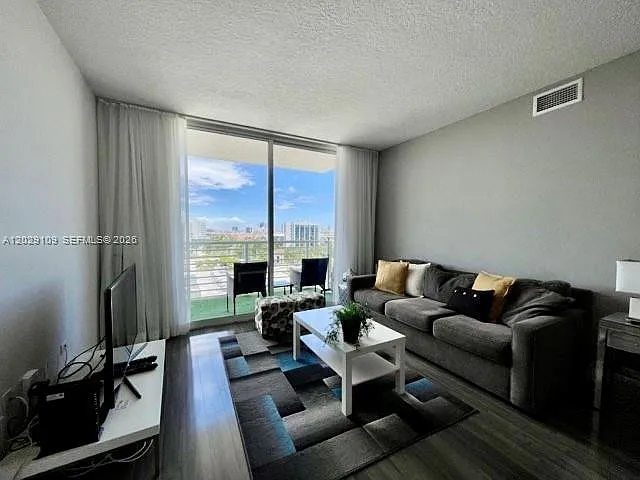 18800 NE 29th Ave #1004 — Photo 4
