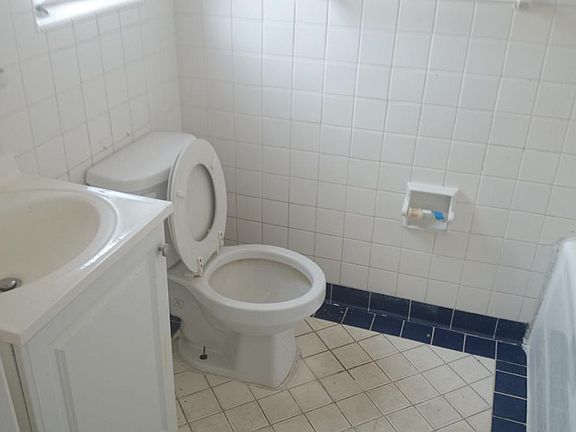 4th image of 6970 Indian Creek Dr APT 2