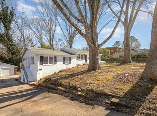 6037 Ingleside Dr, Charlotte, NC 28210