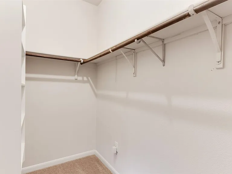 18705 Moreto Loop — Photo 16