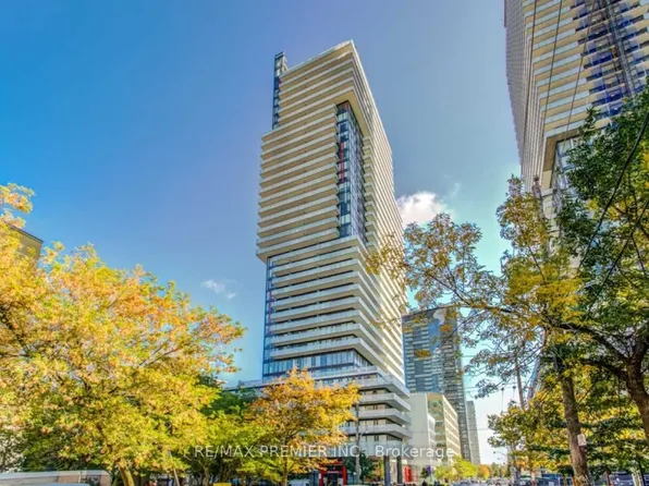185 Roehampton Ave, Toronto, ON