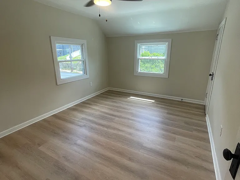 332 Edith St — Photo 12