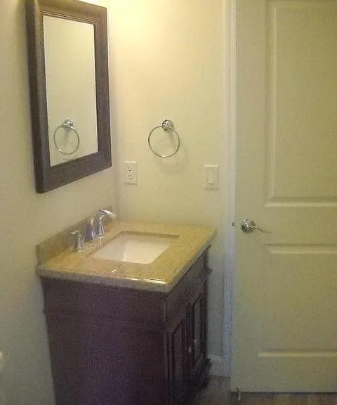 909 E Orange Dr — Photo 11