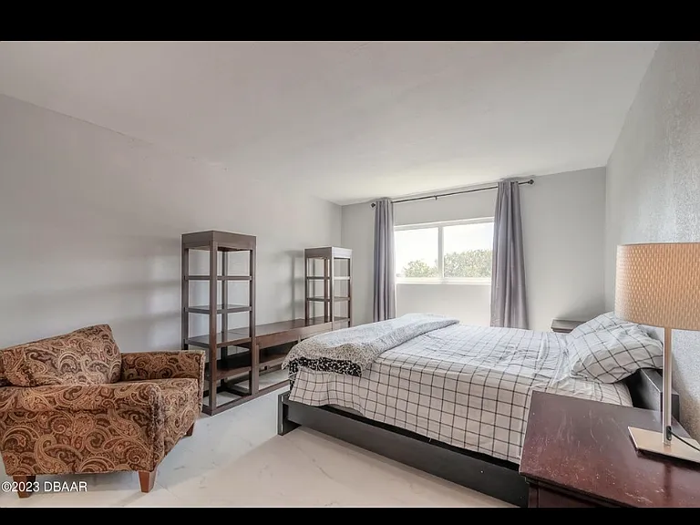 100 Silver Beach Ave — Photo 16