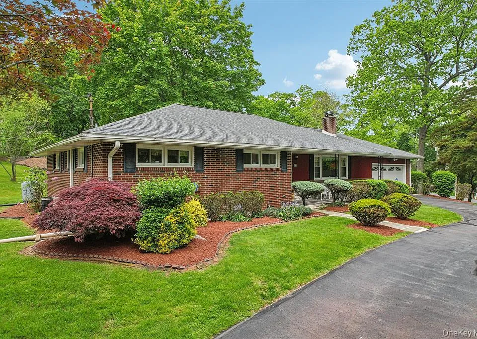 57 Edgewood Dr