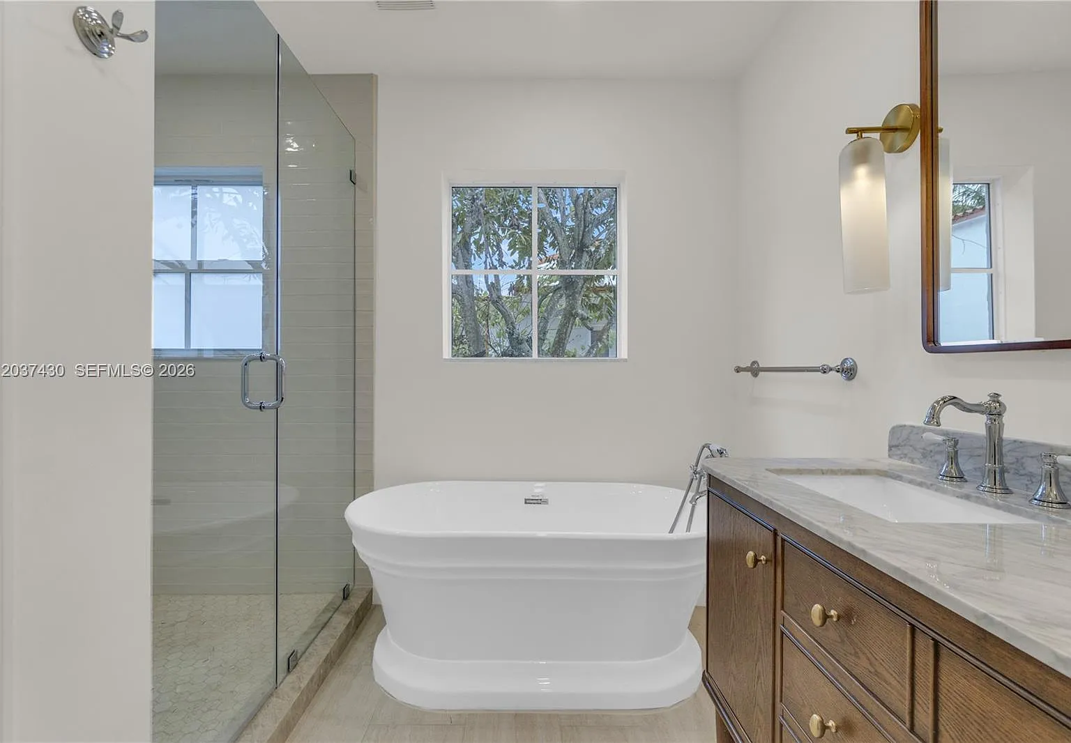 4 bed, 3.5 bath, 2787 sqft, $10,000 — Photo 4