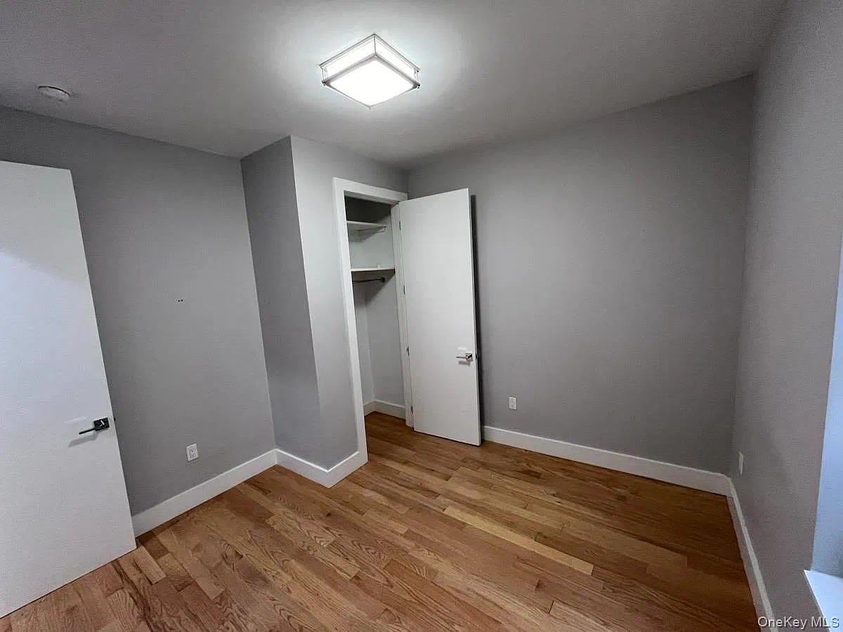 1 bed, 1.0 bath, 14880 sqft, $2,000 — Photo 3
