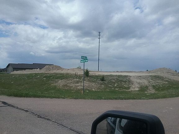 2nd image of 324 E Sagebrush Dr