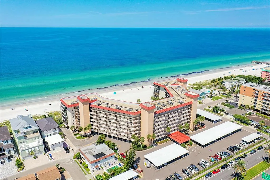 2 bed, 2.0 bath, 1025 sqft, $5,500 — Photo 3
