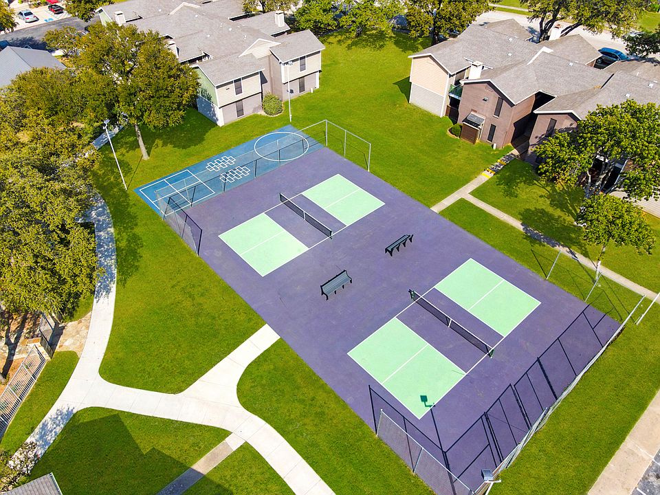 Stay active on our brand-new pickleball courtsjust steps from home.