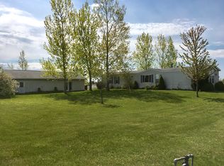 661 W Cody Estey Rd, Pinconning, MI 48650