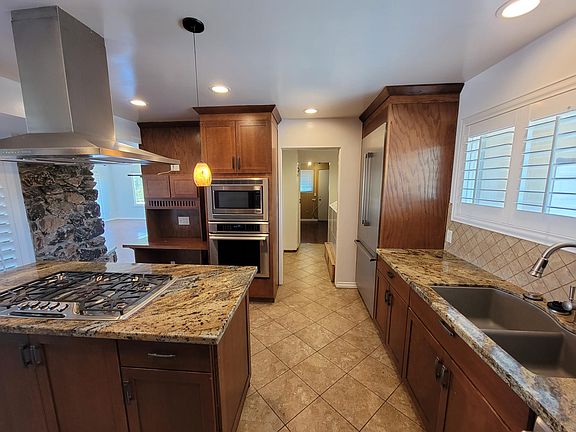 5th image of 3927 Westfall Dr