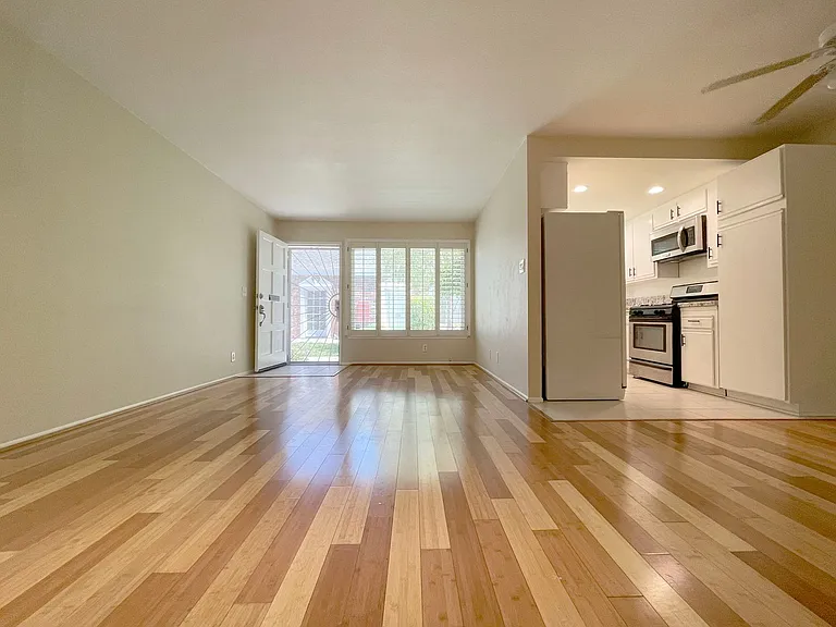 2414 Richmond Way — Photo 5
