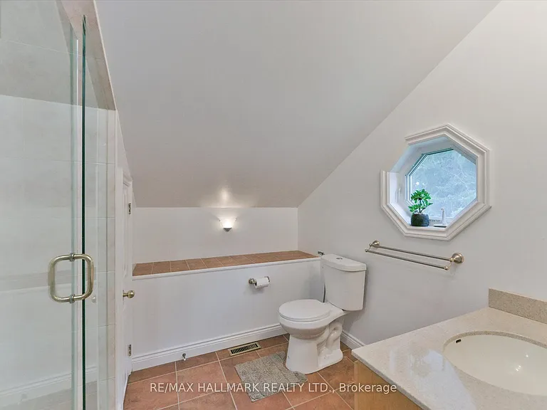 13918 Leslie St E — Photo 23