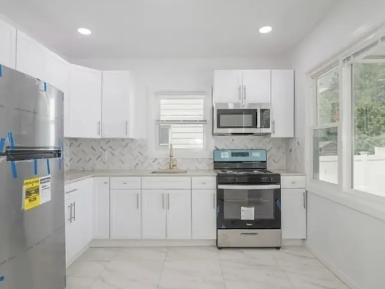 40 Warman St #1 — Photo 4