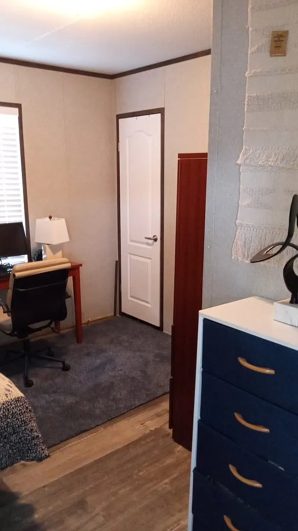 3 bed, 1056 sqft, $1,585 — Photo 3