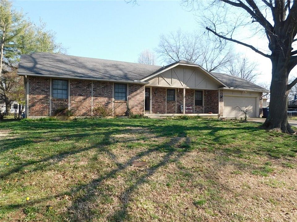 1st image of 1805 Cambridge Ln