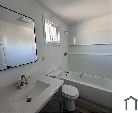 5th image of 747 N Mayfield Ave APT A