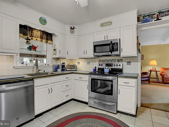 5th image of 2300 Knoll Ct