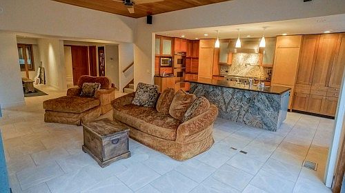 3rd image of 1027 Waterbury Ln