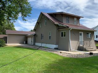 201 S Pine St, Henry, SD 57243