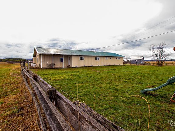 4th image of 272 Cemetery Rd