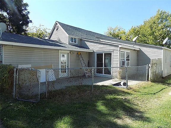 5th image of 315 N Hinckley St
