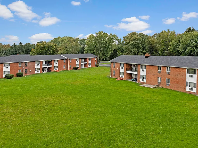 Laurel Run Village — Photo 19