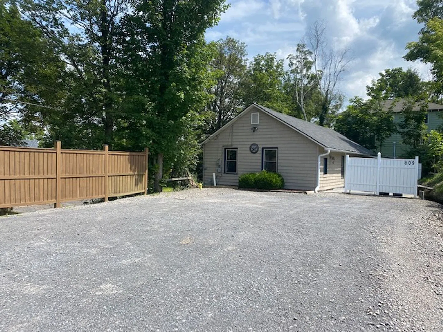 Student House, 6/1 — Photo 2