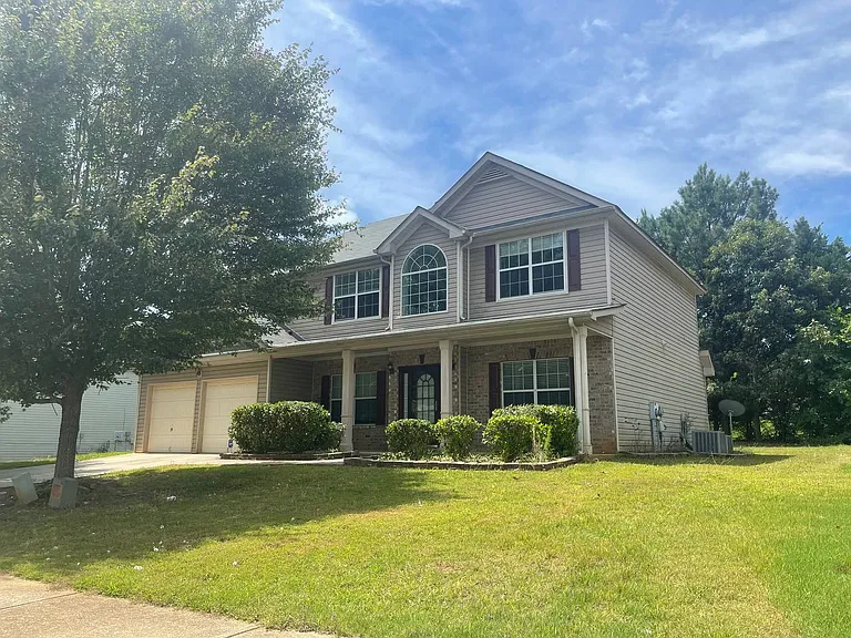520 Lakeridge Ct — Photo 3