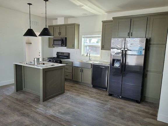 3rd image of 2038 Palm St Space 68