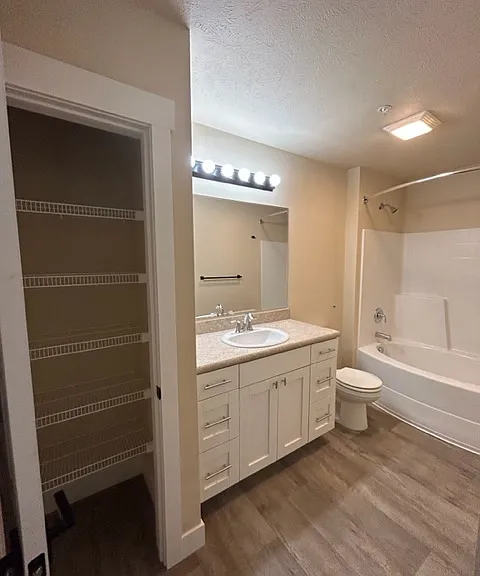 1035SQFT Unit 2nd Bath