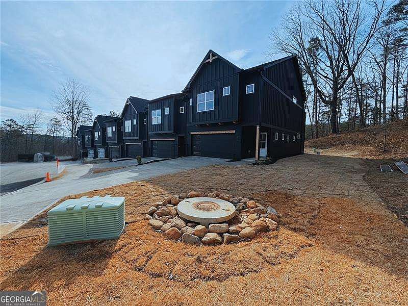 1st image of 124 Waterview Ct