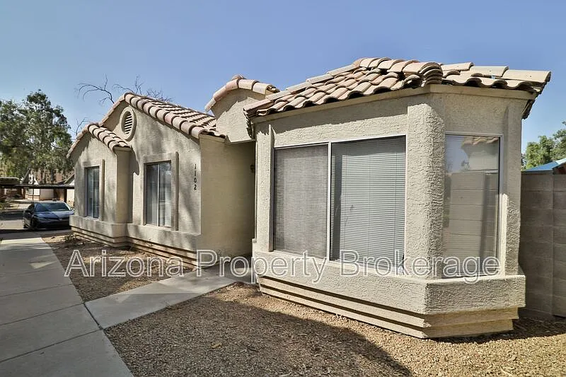 3 bed, 2.0 bath, 1340 sqft, $1,495 — Photo 4