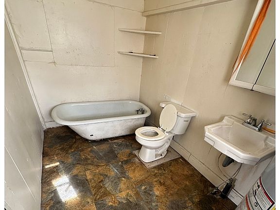 5th image of 1010 10th St #124
