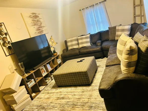 8434 E Brainerd Rd, Chattanooga, TN 37421