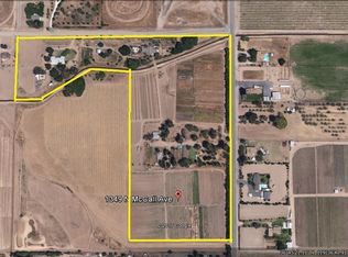 1349 N McCall Ave, Sanger, CA 93657