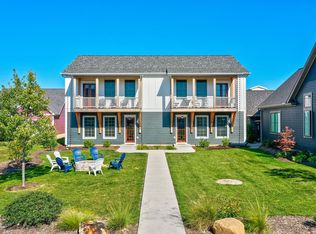 8 Port Pl, Ottawa, IL 61350