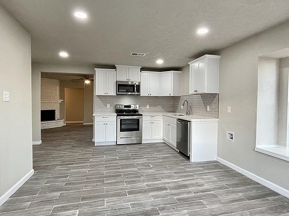 5th image of 4308 Willow Bend Ln