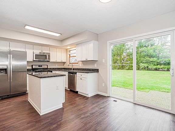 5th image of 22 Liberty Ridge Ave