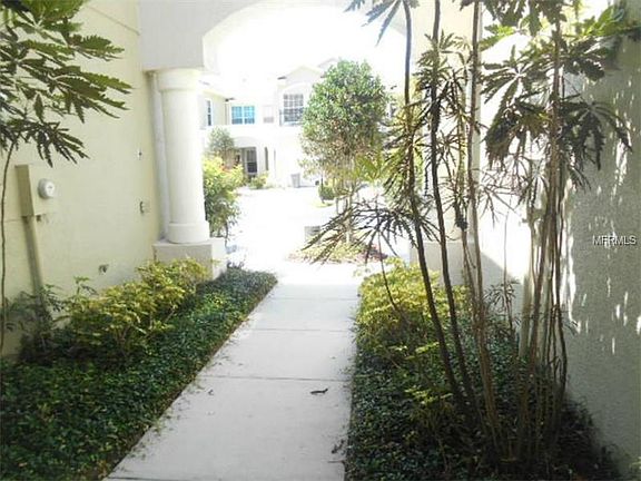 3rd image of 2244 Park Crescent Dr