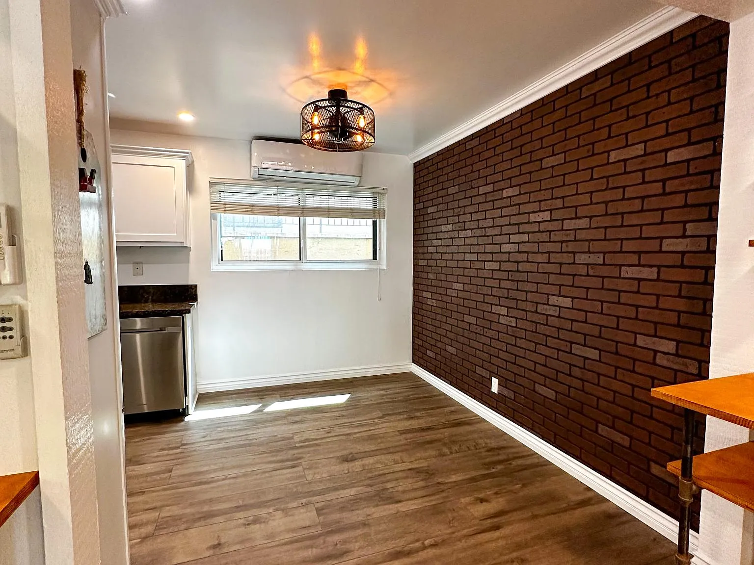 2 bed, 1.5 bath, 997 sqft, $2,950 — Photo 3