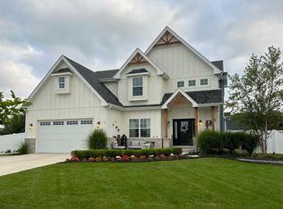 1039 Hummingbird Ln, Peotone, IL 60468