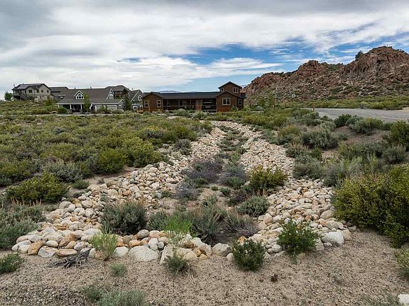 3rd image of 15 Hidden Canyon Ct