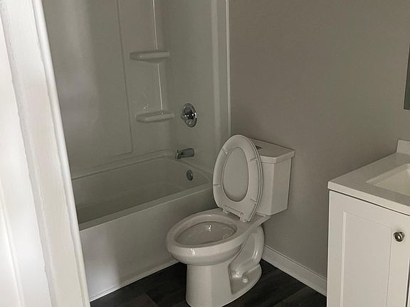 2nd image of 3901 Pulaski St #2R