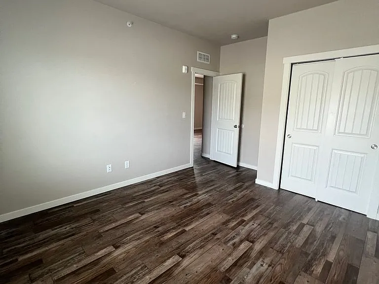 1729 Westward Cir — Photo 2