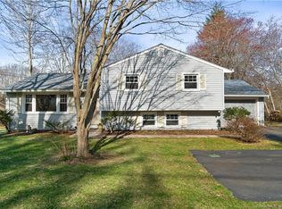 493 Essex Rd, Westbrook, CT 06498