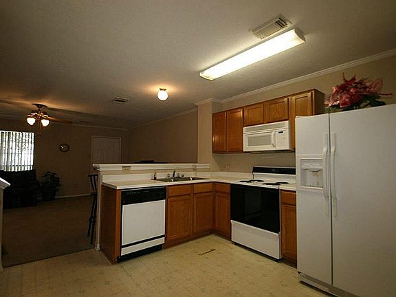 2nd image of 956 Birnham Woods Blvd